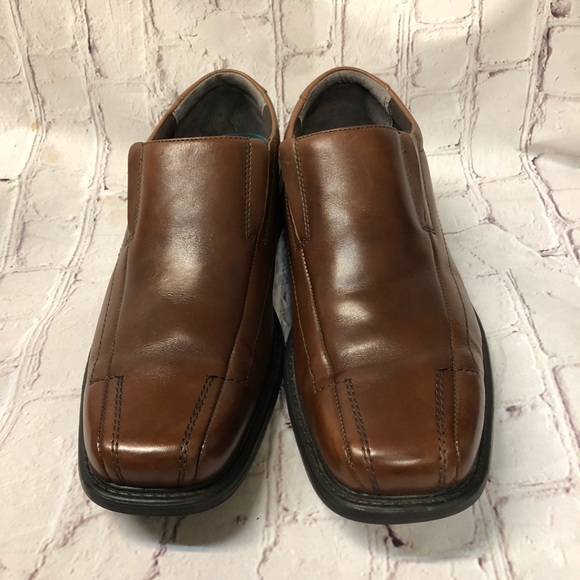 clarks brown slip on shoes
